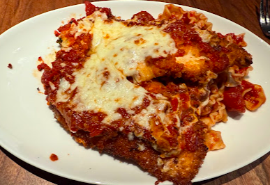 Max a Mia signature dishes Max's Chicken Parmigiano
Margherita
Ragu Bolognese